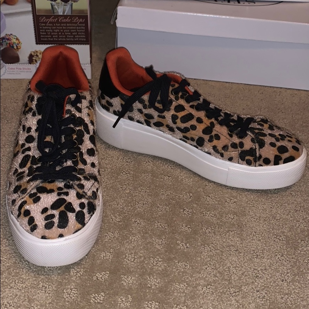 Platform sneakers